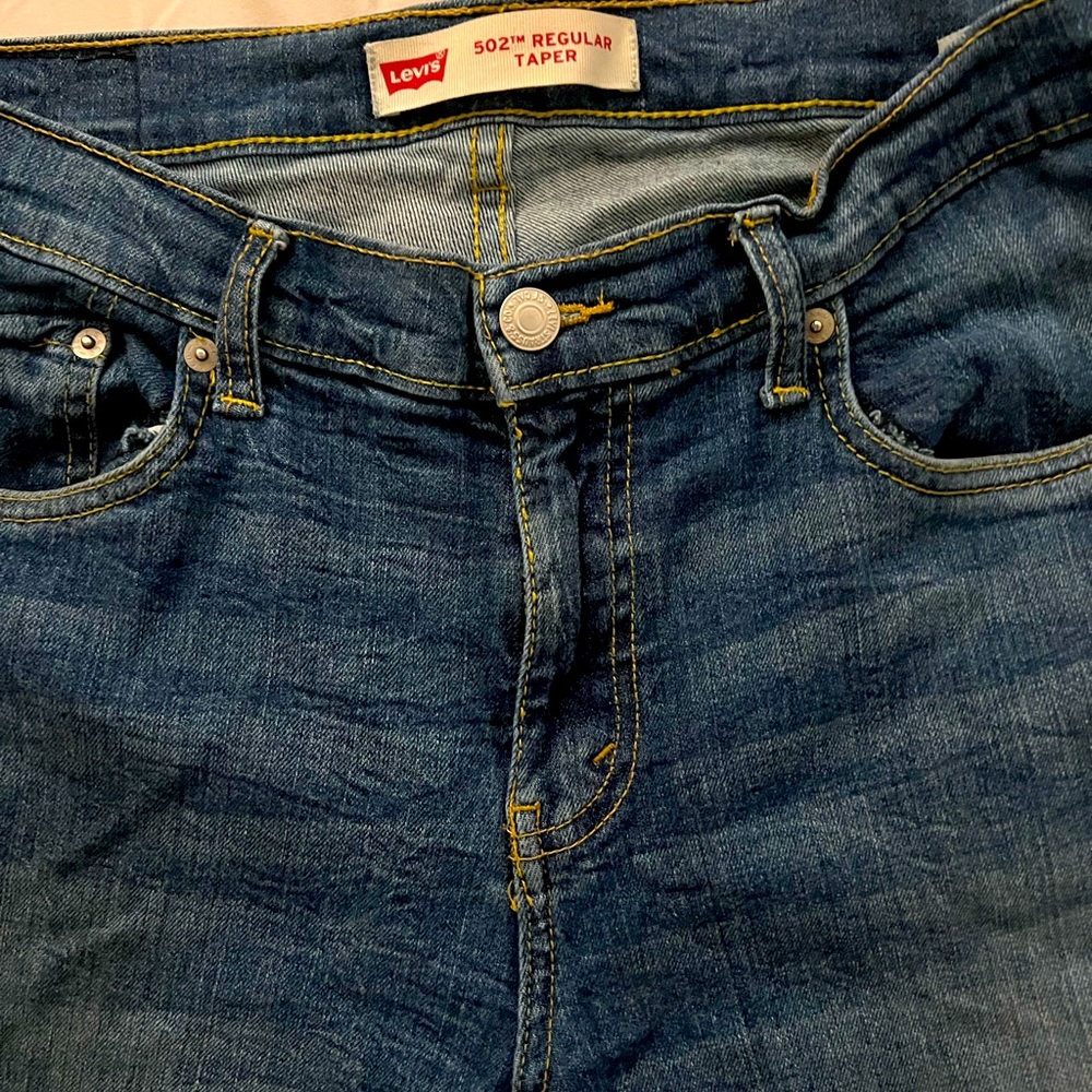 Levi’s 502 Jeans